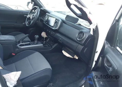 2021 Toyota Tacoma Trd Sport z USA, uszkodzony, nr VIN 3TMAZ5CN7MM146297